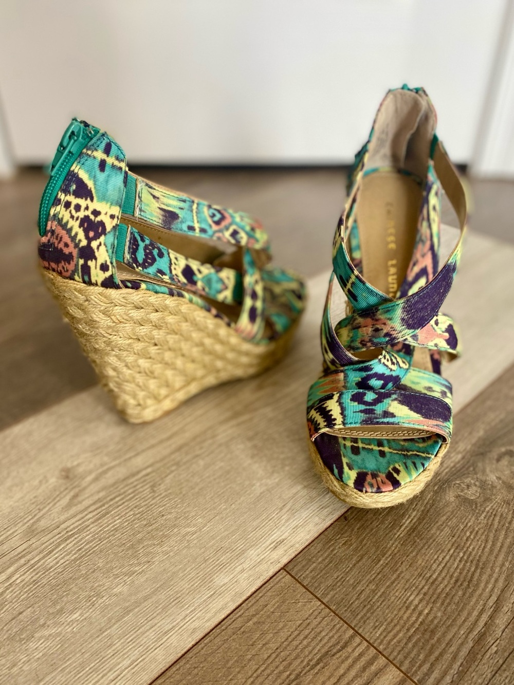 CHINESE LAUNDRY MILKSHAKE WEDGE PLATFORM SANDALS - Picture 2 of 11